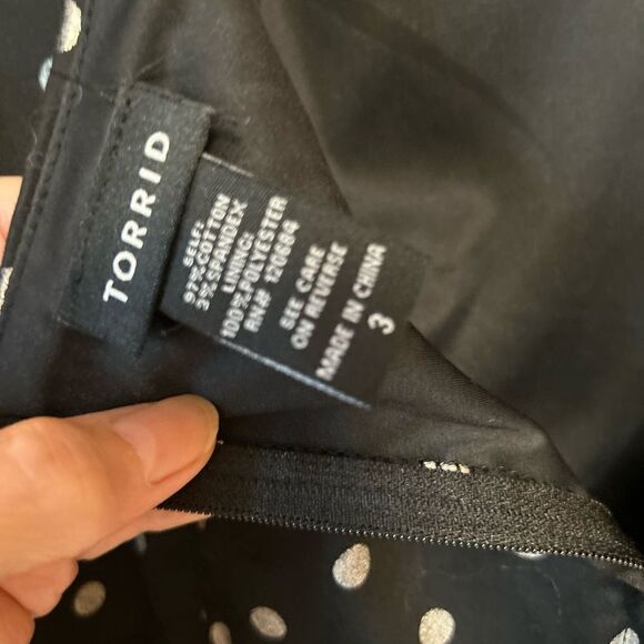 Torrid size 3 black white polka dots camisole zipper ruffled bottom - Picture 6 of 9
